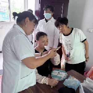 吴家山街怡景社区开展口腔义诊活动