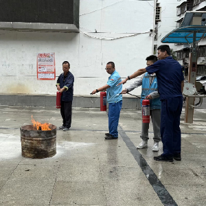 东兴里社区联合多方力量开展消防安全演练，筑牢辖区安全防线