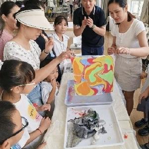 长青社区亲子手工坊第五期水拓丝巾活动圆满落幕