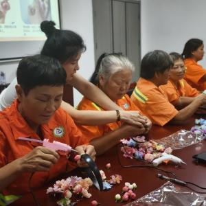 指尖拾趣非遗，心灵轻装前行——这场活动为户外工作者注入心灵活力