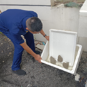 开屏里社区联合吴家山街应急办开展爱国卫生运动