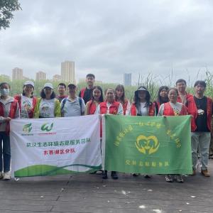 践初心 张家墩社区红心护绿志愿服务队以行动守护湖泊生态