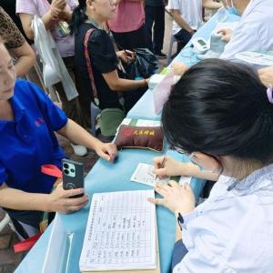 熊家墩社区联合开展公益义诊活动