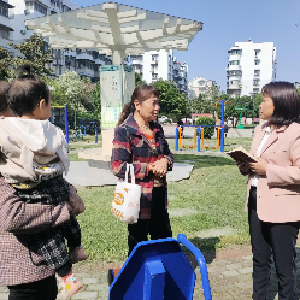 把脚印烙在巷子里，将民心暖在实事中 ——区人大代表、吴南里社区书记陈红英