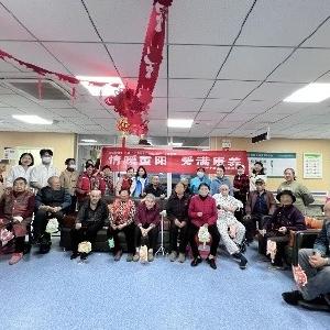 径河街十字路社区：情暖重阳 爱满康养——社区志愿服务团队重阳节慰问活动