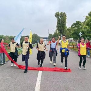马池墩社区举办“健康相伴·快乐同行”老年健步行活动