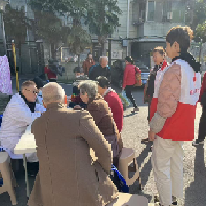 情暖重阳送健康 义诊服务进社区