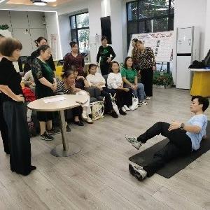 径河街长墩堤社区：全民健身 动享健康 开展运动康复科普讲座