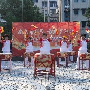 开屏里社区开展重阳节文艺汇演