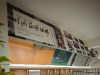 晨光漫过落地窗，武汉客厅的「萤照书局」苏醒了！