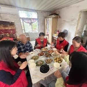 径河街道民田社区：情暖中秋 爱助银龄 开展关爱特殊老人志愿服务与走访慰问活动