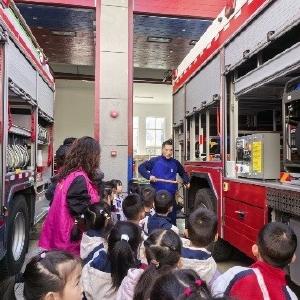 径河街长墩堤社区：走进火焰蓝 致敬逆行者——开展儿童消防安全科普教育活动