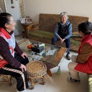 径河街沿海社区：重阳暖心探访 点亮“夕阳红”