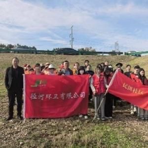 径河街环卫公司：守护府河生态岸线 绘就“爱武汉爱家园”洁净画卷