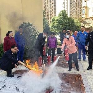 径河街道：青草湖社区 开展消防安全应急演练活动