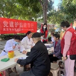 将军路街道：“银龄关怀月月行”又来啦，银花社区的老人享受了这些服务