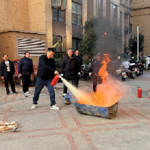 径河街黄狮海社区：冬季防火筑防线 实战演练保平安