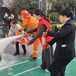 “实战”筑防线 安全护家园，马池墩社区开展消防演练实操活动