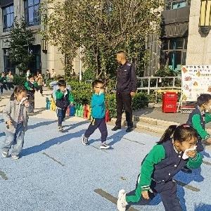 径河街沿海社区：消防知识进校园 安全守护伴成长