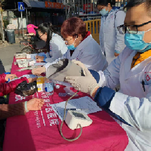 吴家山街东兴里社区开展“义诊进社区，健康零距离”义诊公益活动