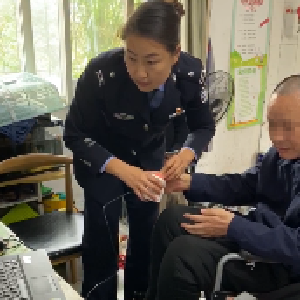 瘫痪老人证件丢失需补办，“网谷优办”上门服务解民忧