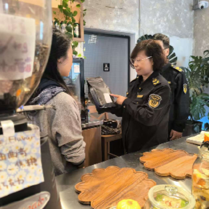 “监管”与“服务”双管齐下 让“村咖”合规出圈