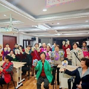 初心续航暖立冬 “五心”聚力聚邻里——国企退休“初心加油员”点亮社区温情