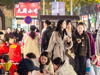 从街头吃到街尾！东西湖这个夜市太火！