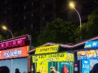 从街头吃到街尾！东西湖这个夜市太火！