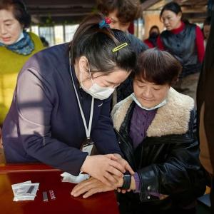 将军路街道：银花社区联合开展“我教长辈用手机”公益教学活动