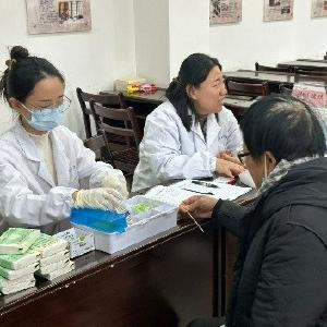 将军路街道：将花社区举办“武汉以我为荣·义诊进社区 关爱零距离”活动