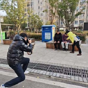 镜头定格幸福 服务传递温情辛安渡街惠民摄影活动暖心落幕