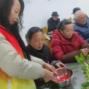 柏泉街道：红卫社区开展“烛花巧制，暖意融融”手工活动