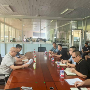 东西湖区精准帮扶企业破解治污难题