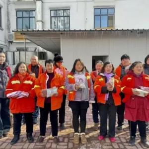 红卫社区工会驿站开展“冬日送温暖”慰问活动