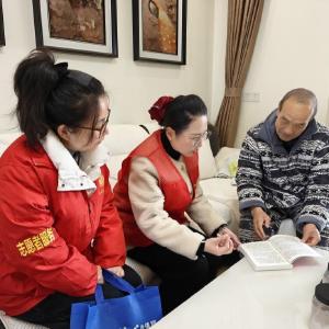 将军路街道：确保“流动不流学”，马池墩社区年底走访为流动党员送学送温暖