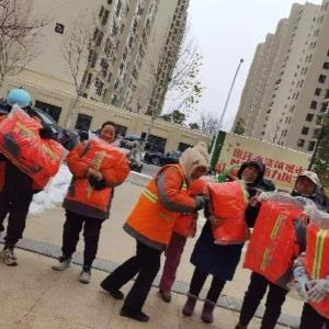 一件棉袄一份暖！径河环卫为一线环卫工配齐防寒“铠甲”