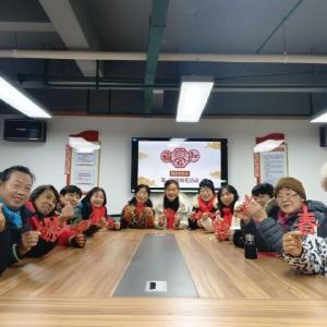 巧手剪出年味儿 邻里共迎新春——熊家墩社区首届剪窗花活动温馨启幕
