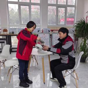 武汉以我为荣 一城春暖 联赠户外追梦人