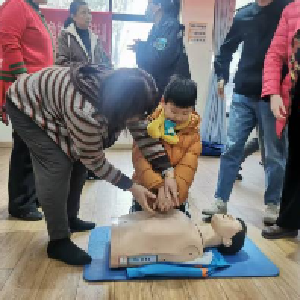 小手拉大手 急救伴成长——常青花园第四社区亲子急救培训暖心开讲