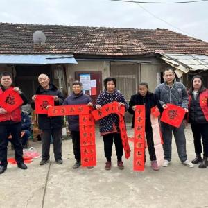 将军路街道：笔墨迎春送祝福，廉租房里年味浓