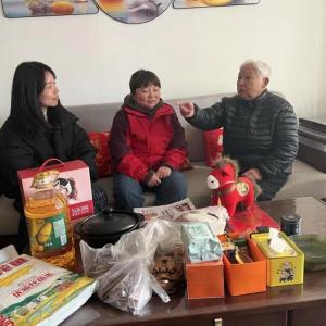 e+暖新春 全心微你情——将南社区开展迎新春便民惠民活动