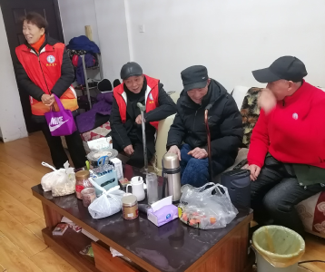 情暖新春，爱润心田 | 星河志愿队开展敬老爱老上门探望活动