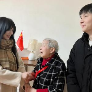 情暖三八 爱心同行——企业联合杨柳社区开展困难家庭慰问活动