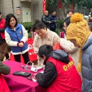 径河街长墩堤社区：传承雷锋精神 志愿服务暖民心