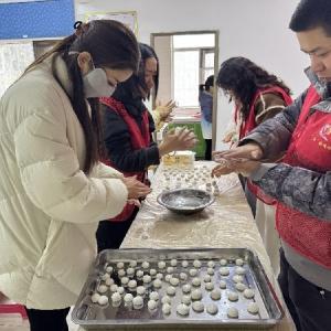 黄狮海社区：温情元宵节 和谐邻里情