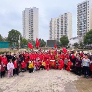 我在新文明实践站过元宵节 ——径河街青草湖社区巧手包圆千家暖 旱船划出社区情