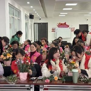 径河街五环社区：巾帼花韵 绿意芳华