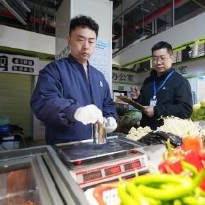 东西湖2863台电子秤完成“体检”