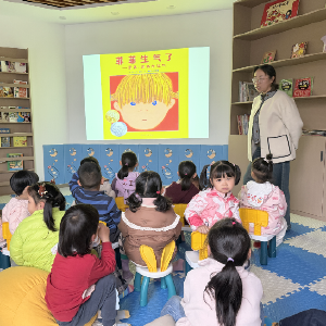 “红色物业”聚合力，托起“一老一小”稳稳幸福